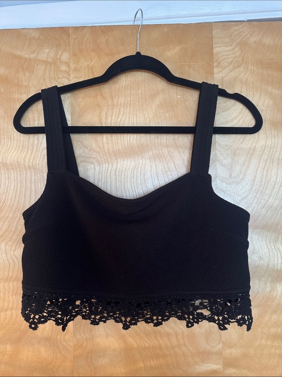 Kendall & Kylie Tops - Kendall & Kylie Black Cropped Tank with Lace Hem